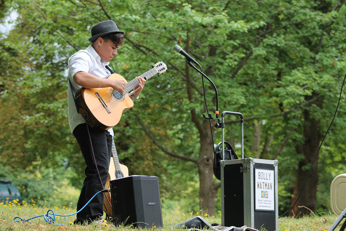Billy Watman on guitar